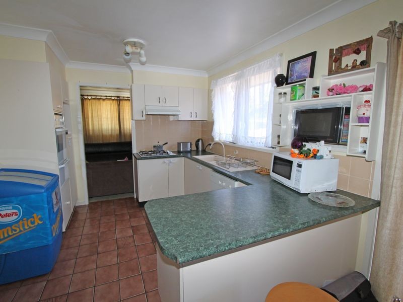 2 Manor Glen, Werrington Downs NSW 2747