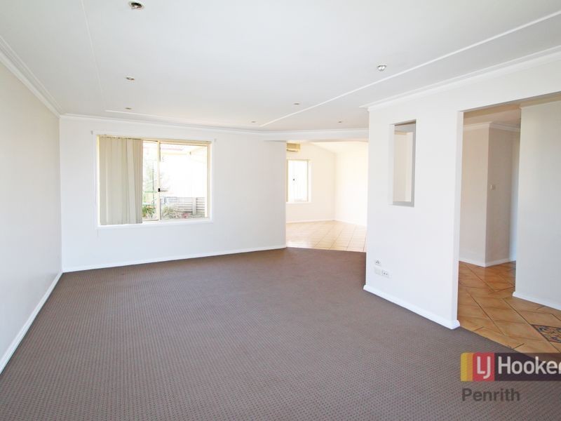 13 Coco Drive, Glenmore Park NSW 2745