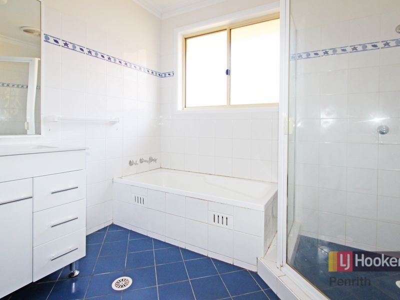 13 Coco Drive, Glenmore Park NSW 2745