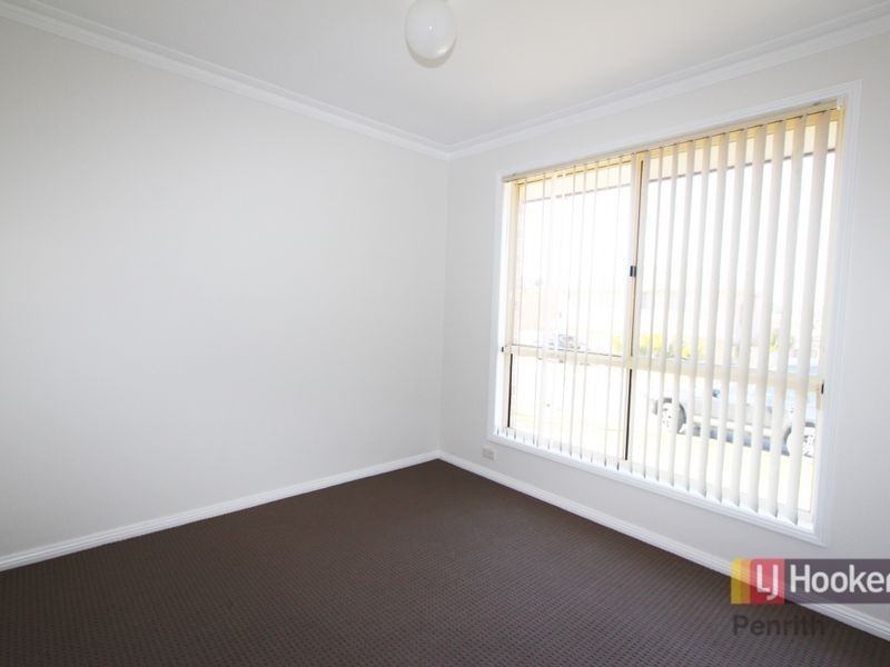 13 Coco Drive, Glenmore Park NSW 2745