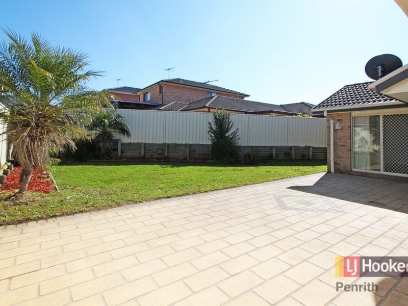 13 Coco Drive, Glenmore Park NSW 2745