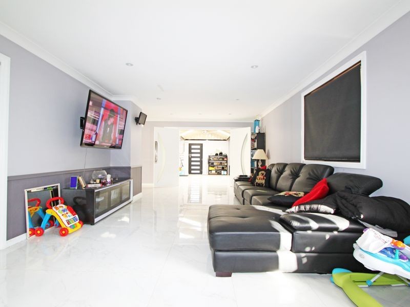11 McAuley Crescent, Emu Plains NSW 2750