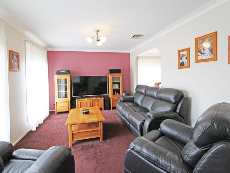 14 Tuga Place, Glenmore Park NSW 2745