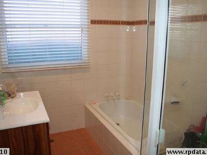 28 Ladbury Ave, Penrith NSW 2750