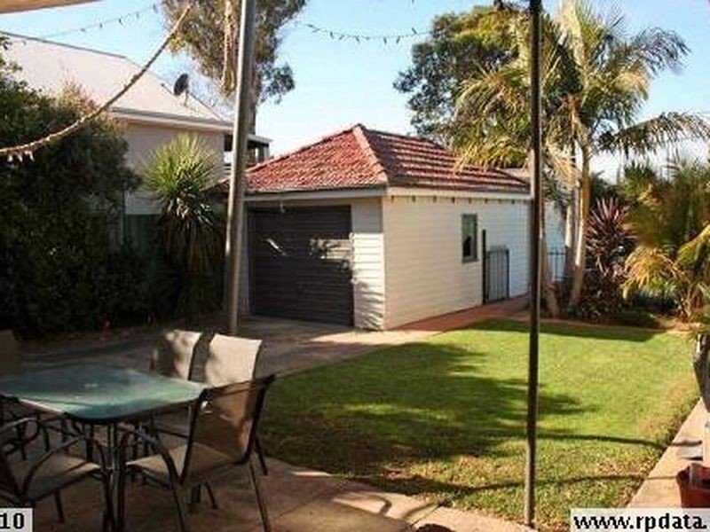 28 Ladbury Ave, Penrith NSW 2750