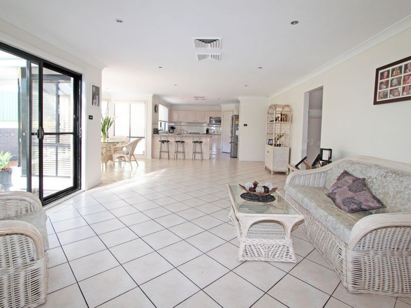 6 Turnberry Crescent, Glenmore Park NSW 2745