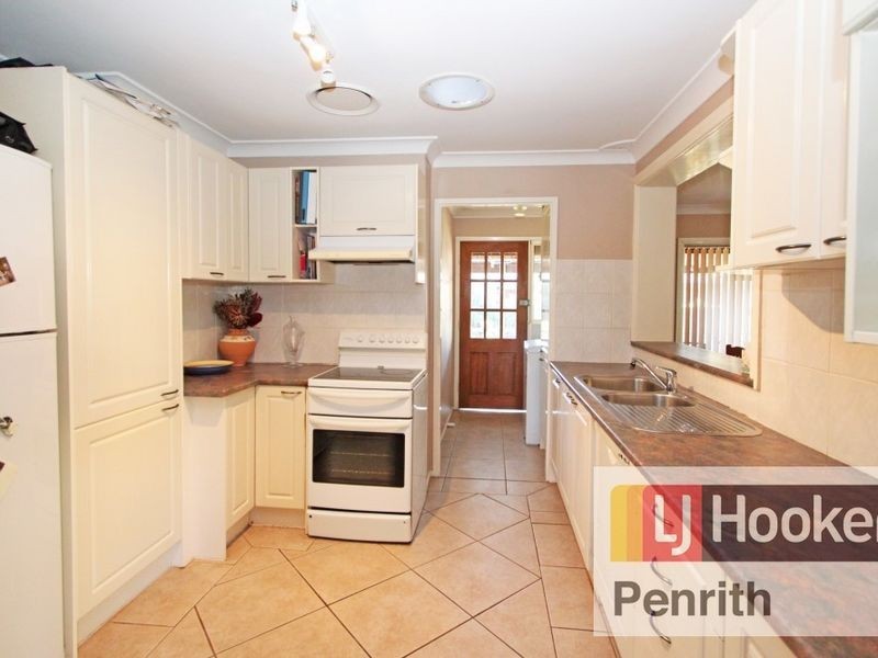 24 Willoring Crescent, Jamisontown NSW 2750