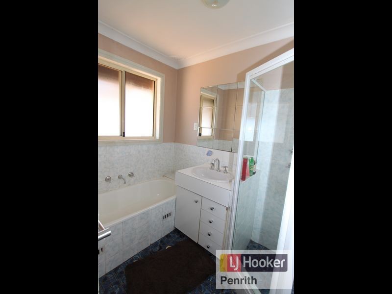 24 Willoring Crescent, Jamisontown NSW 2750