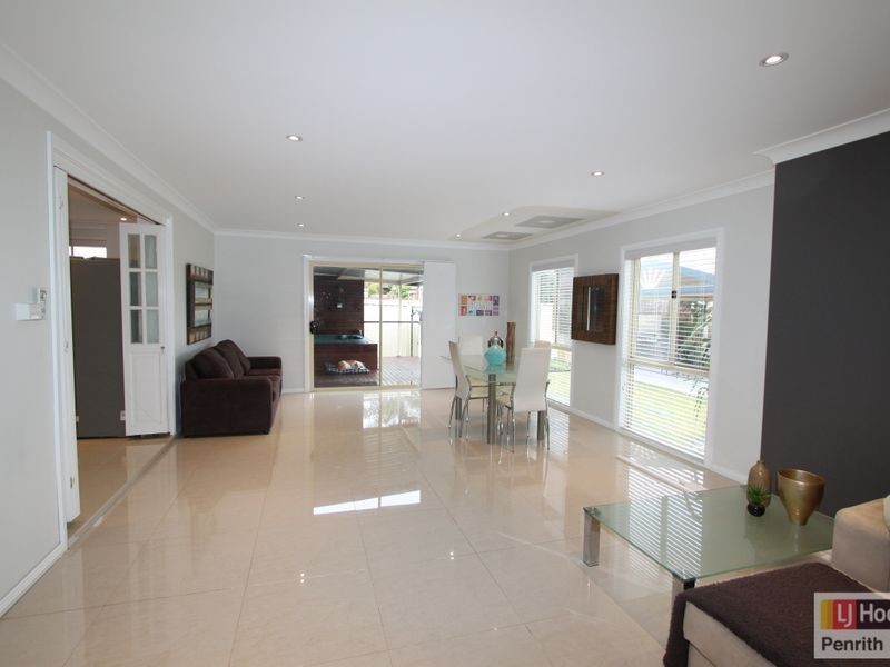 18 Greenbank Drive, Werrington Downs NSW 2747