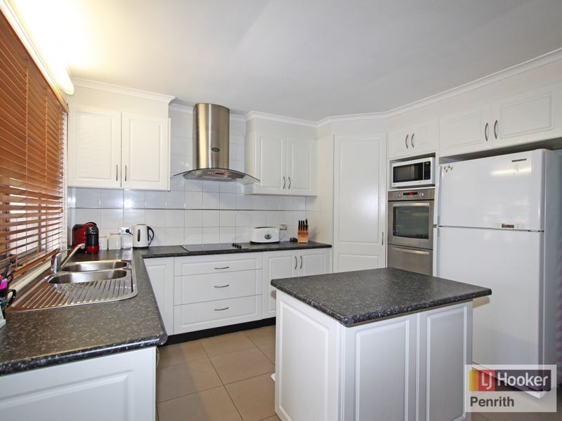 10 Roebuck Road, Werrington NSW 2747