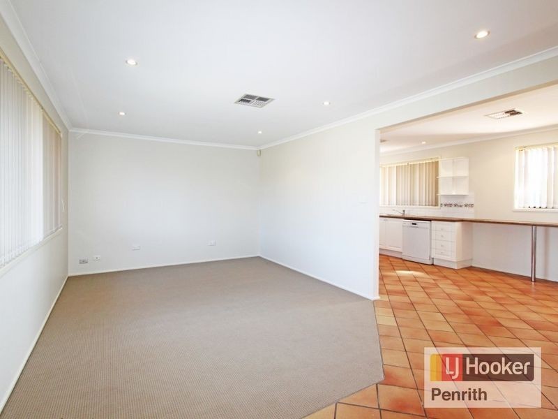 33 Charles Todd Cres, Werrington County NSW 2747