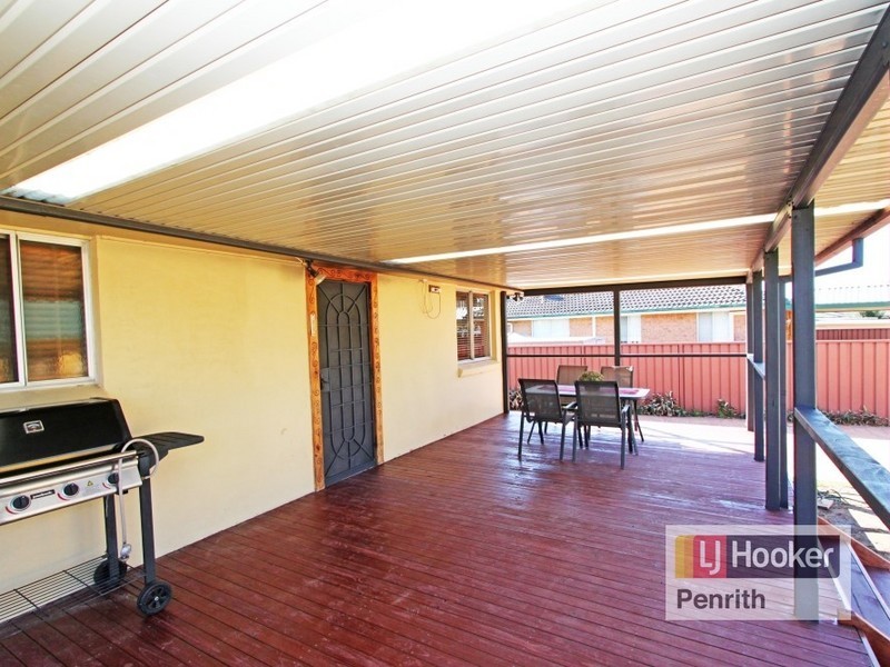 42 Willoring Cres, Jamisontown NSW 2750