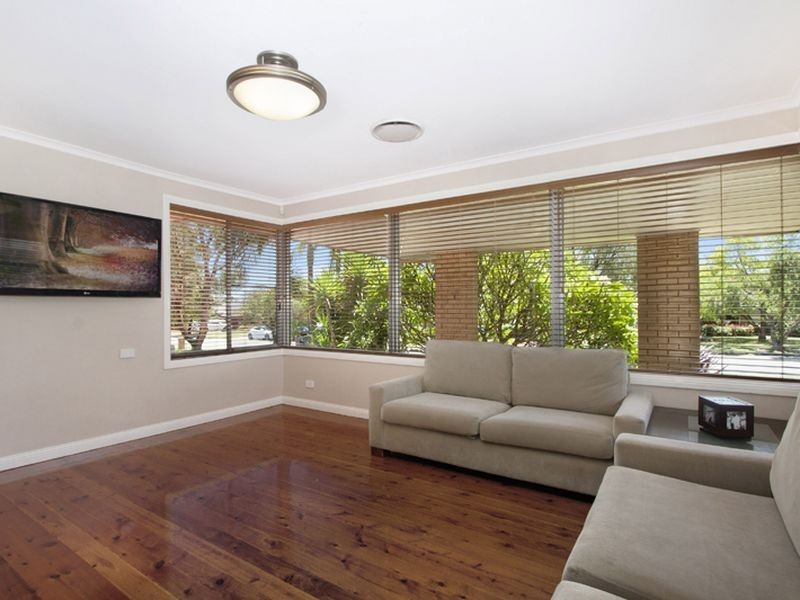 42 Chesterfield Road, South Penrith NSW 2750