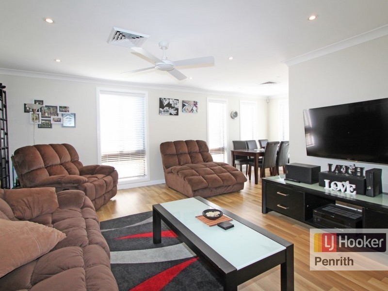 15 Dewdrop Place, Werrington Downs NSW 2747