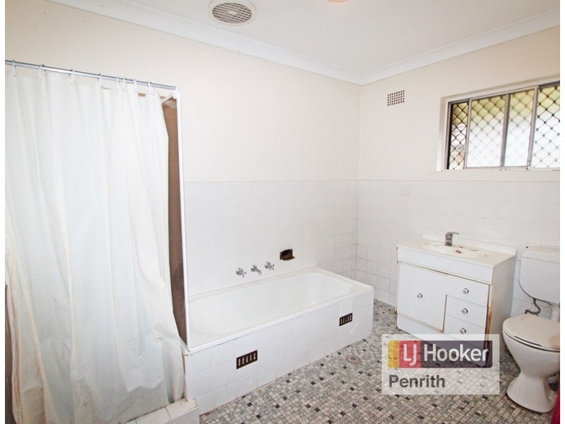4/52 Castlereagh Street, Penrith NSW 2750