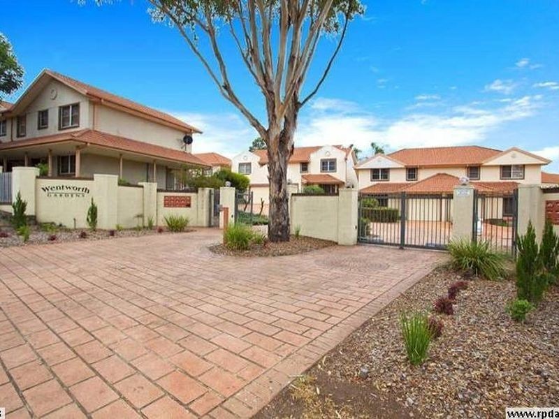 15/380 Glenmore Parkway, Glenmore Park NSW 2745