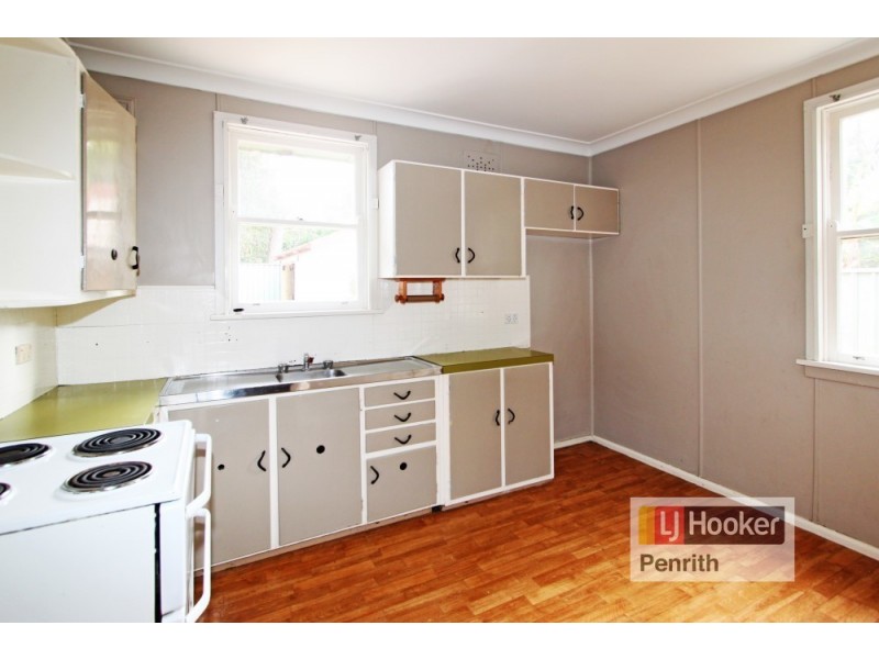 17 Butler Crescent, South Penrith NSW 2750