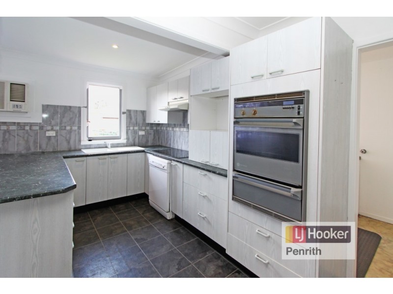 25 Roebuck Crescent, Willmot NSW 2770