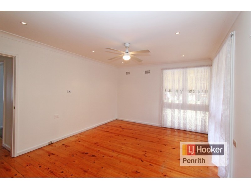 25 Roebuck Crescent, Willmot NSW 2770