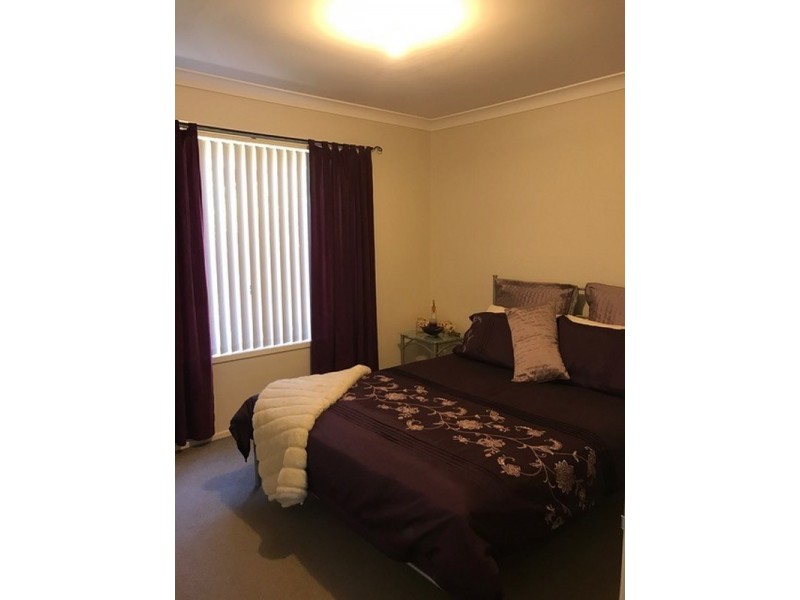 2/61 College Street, Cambridge Park NSW 2747