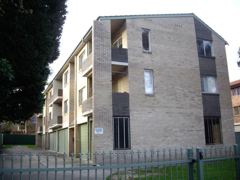 7/23 Santley Crescent, Kingswood NSW 2340