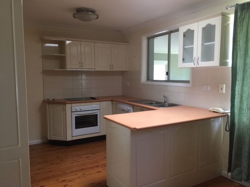 16 Coreen Ave, Penrith NSW 2750