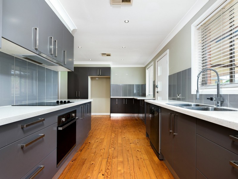 24 Crowle Road, South Penrith NSW 2750