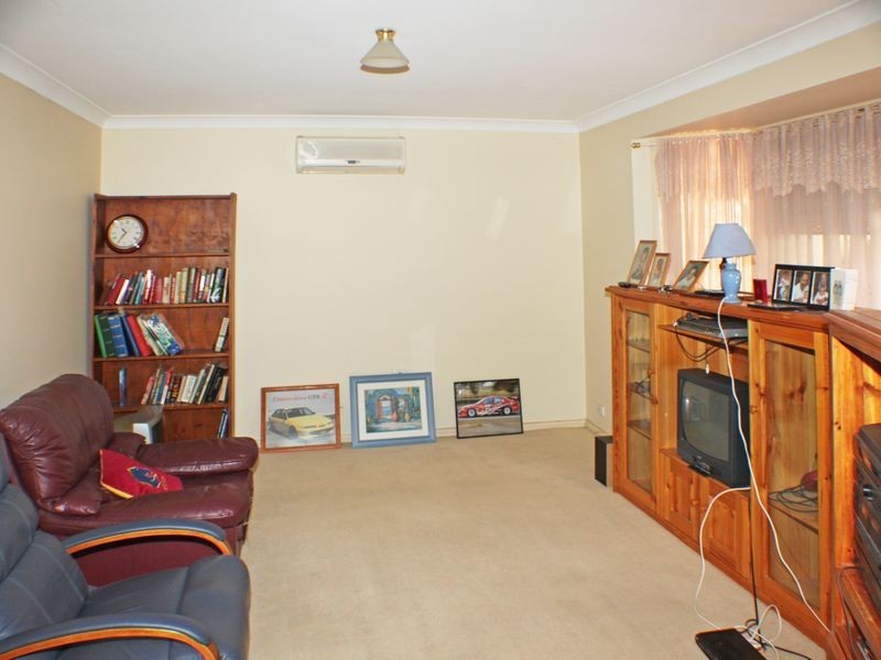 2/61 Retreat Drive, Penrith NSW 2750