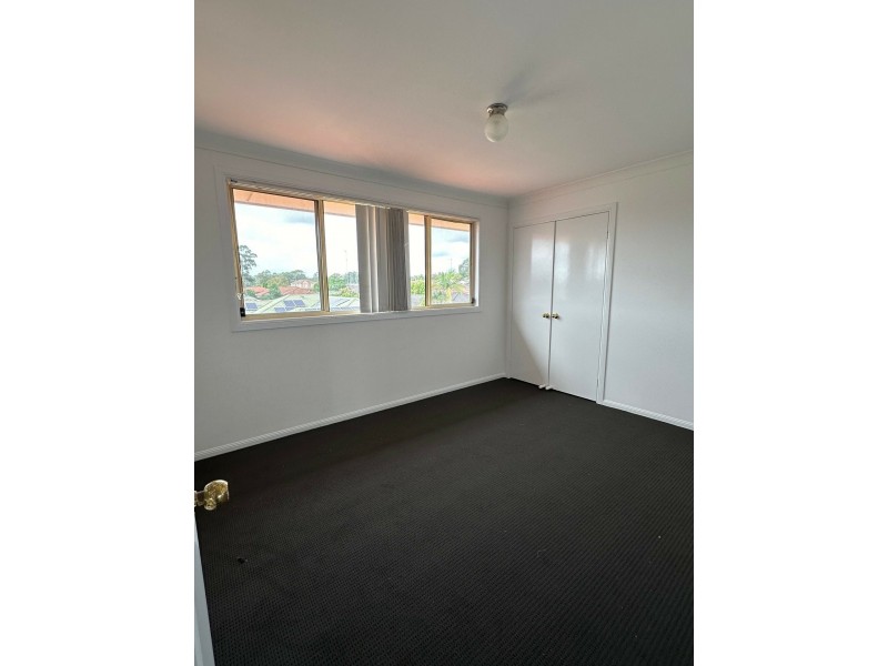 5 Minnek Place, Glenmore Park NSW 2745