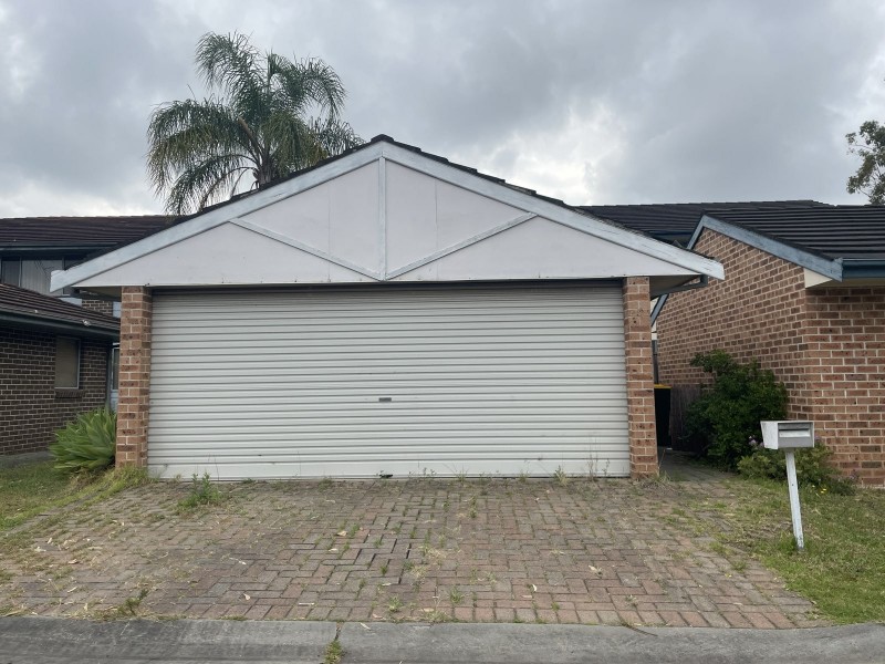 32 Plunkett Cres, Kingswood NSW 2747