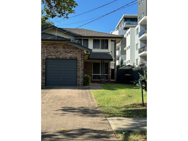 2/33 Lethbridge Street, Penrith NSW 2750