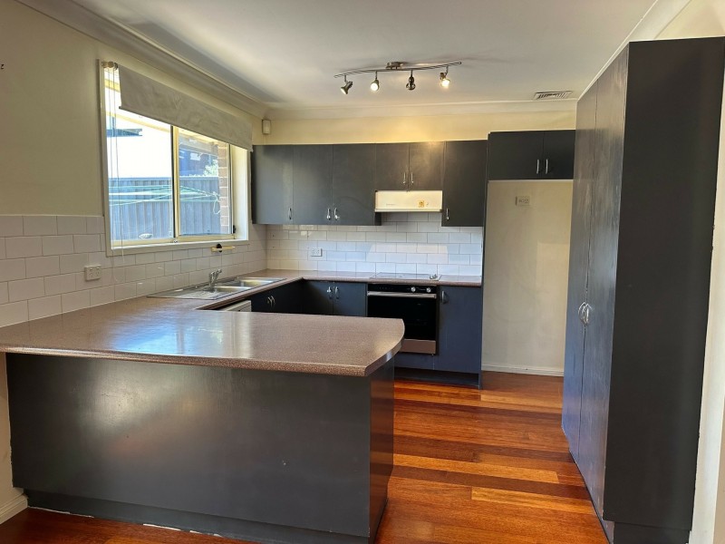 2/33 Lethbridge Street, Penrith NSW 2750