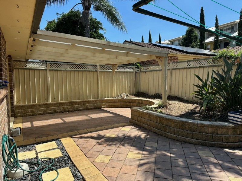 2/33 Lethbridge Street, Penrith NSW 2750