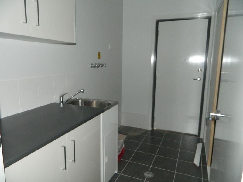 8 Cropton Street, Jordan Springs NSW 2747