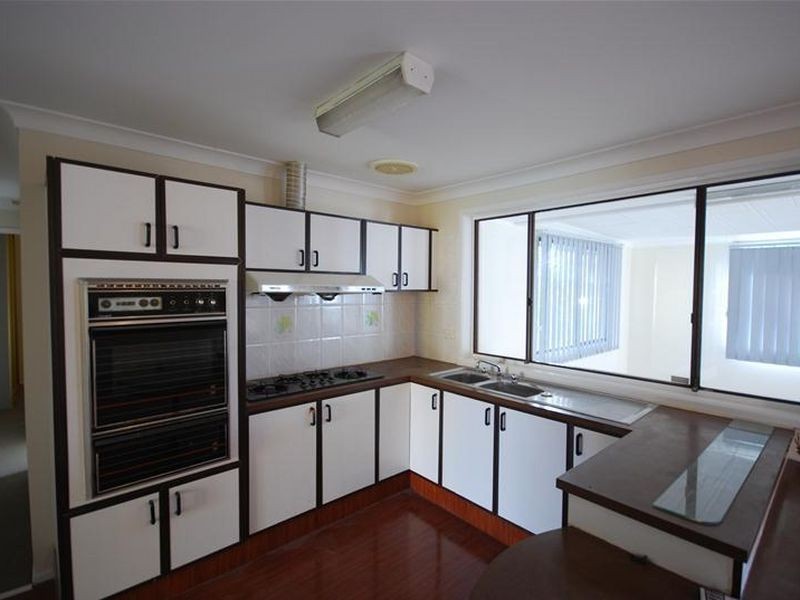 5 Woodgate Crescent, Cranebrook NSW 2749