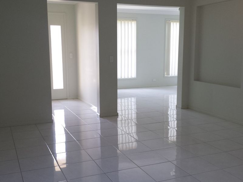 1 The Lakes Drive, Glenmore Park NSW 2745