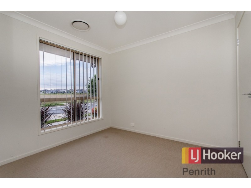 101 Glenmore Ridge, Glenmore Park NSW 2745