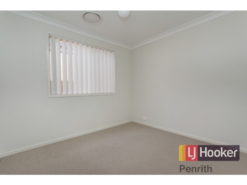 101 Glenmore Ridge, Glenmore Park NSW 2745