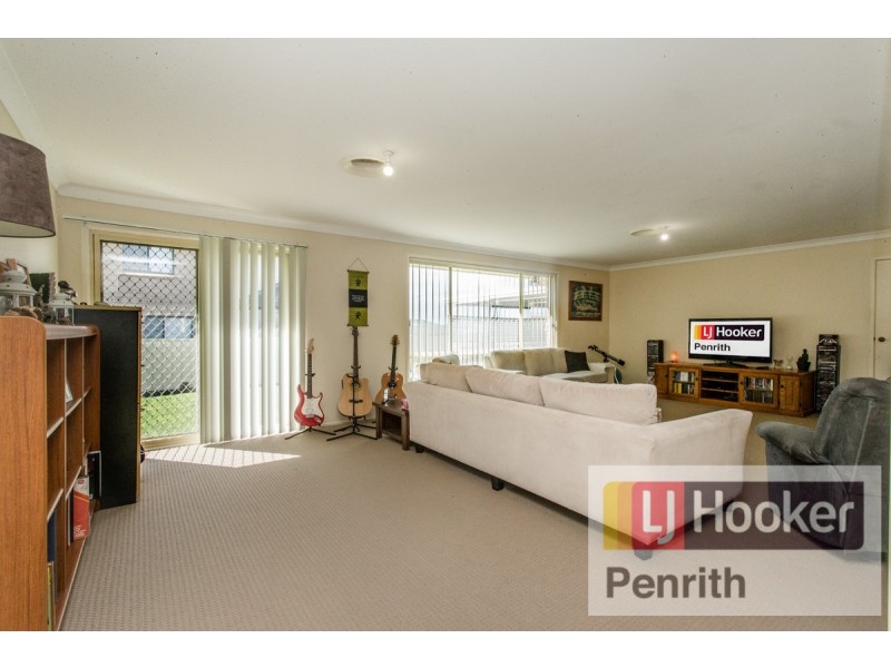 29 Kobina Ave, Glenmore Park NSW 2745
