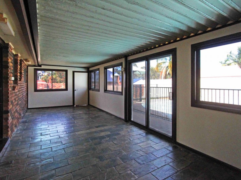 2 Dampier Avenue, Werrington County NSW 2747