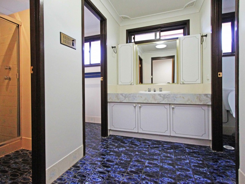 2 Dampier Avenue, Werrington County NSW 2747