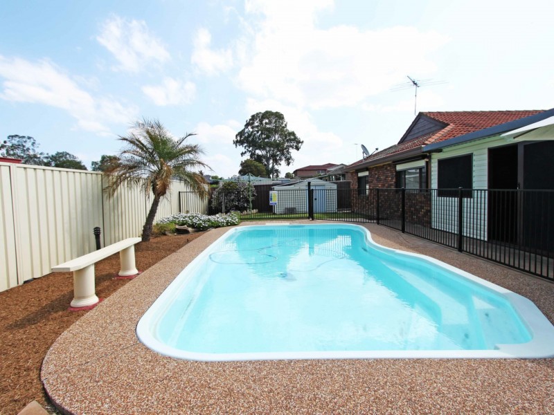 2 Dampier Avenue, Werrington County NSW 2747