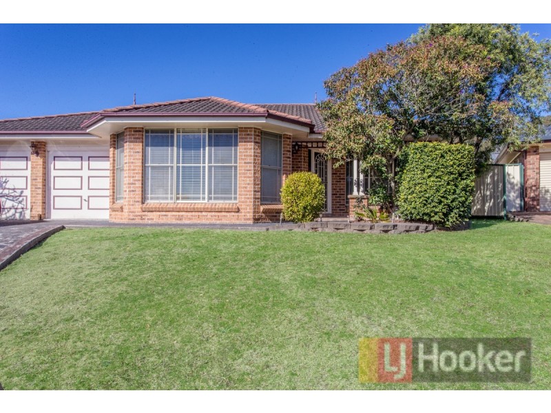 14 Woodlands Drive, Glenmore Park NSW 2745
