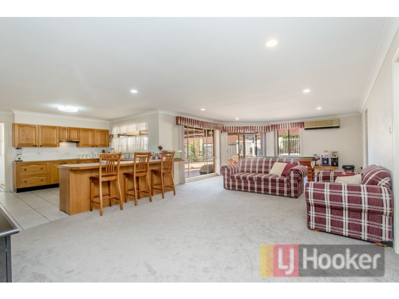 14 Woodlands Drive, Glenmore Park NSW 2745