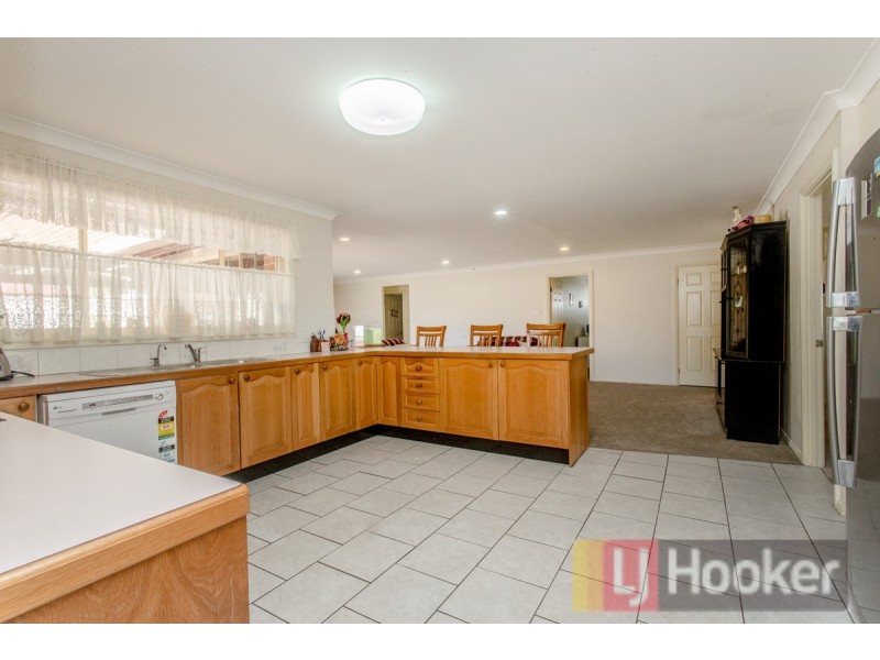 14 Woodlands Drive, Glenmore Park NSW 2745