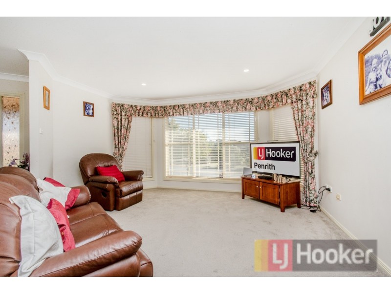 14 Woodlands Drive, Glenmore Park NSW 2745