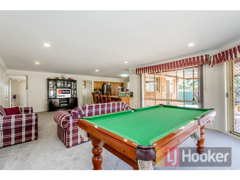 14 Woodlands Drive, Glenmore Park NSW 2745