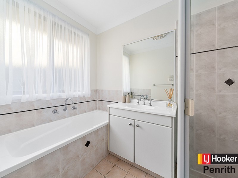 9 Monarch Circuit, Glenmore Park NSW 2745