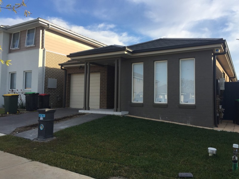 12 Carcoola Way, Jordan Springs NSW 2747
