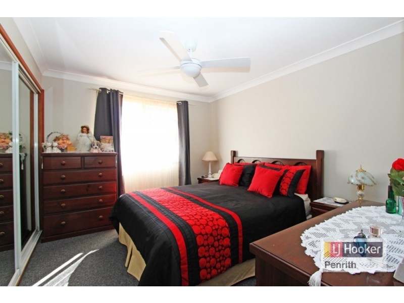 10 Harwood Circuit, Glenmore Park NSW 2745